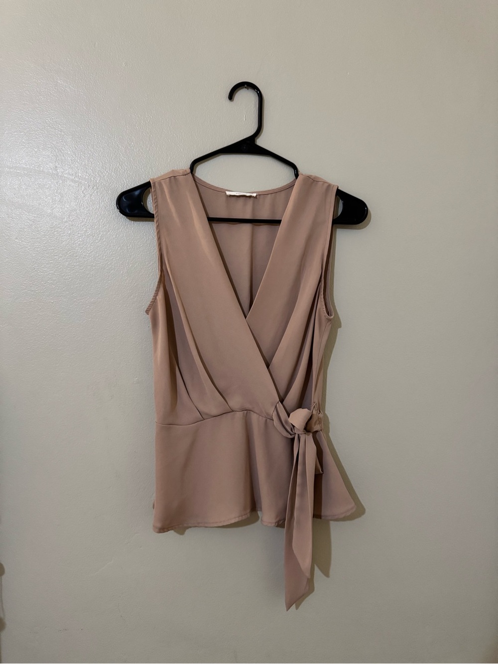 Timing Sleeveless Faux-Wrap Tie Camisole in Blush Taupe